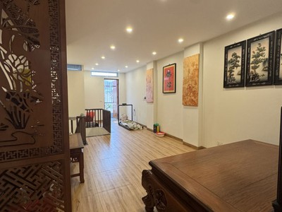 Bán nhà đội cấn ba đình  diện tích 66mx 4 tầng. giá 18 tỉ 3