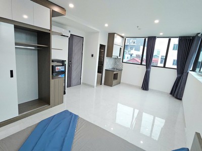 Bán nhà lô góc 6 tầng thang máy   dòng tiền 500 triệu/năm   gần phố, ô tô tránh 1