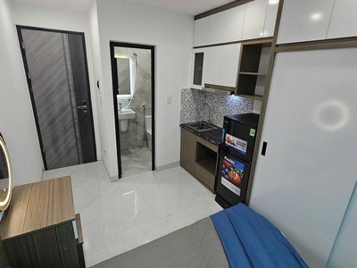 Bán nhà lô góc 6 tầng thang máy   dòng tiền 500 triệu/năm   gần phố, ô tô tránh 2