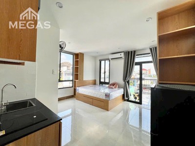 Bán tòa nhà 13 căn hộ dịch vụ cao cấp mặt tiền phạm văn đồng  4 tầng - ngang 9m - ngay công viên 2