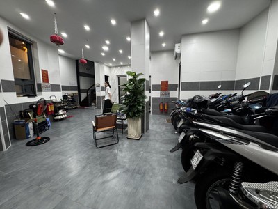 Bán tòa nhà 13 căn hộ dịch vụ cao cấp mặt tiền phạm văn đồng  4 tầng - ngang 9m - ngay công viên 3
