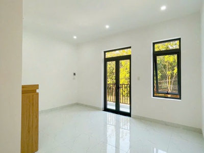 Nhà đẹp mới xây về hcm chỉ 1 tiếng chạy xe, đường thông thoáng, chỉ nhỉnh 2 tr 4