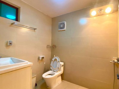Bán nhà trung tâm thanh xuân, d.tích 40m2, 5 tầng, nhà đẹp, giá chào bán nhỉnh 9tỷ 3