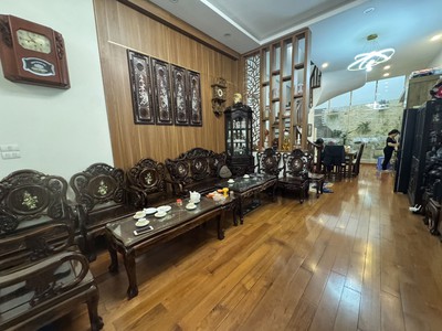 Bán nhà đội cấn ba đình  diện tích 66mx 4 tầng. giá 18 tỉ 4