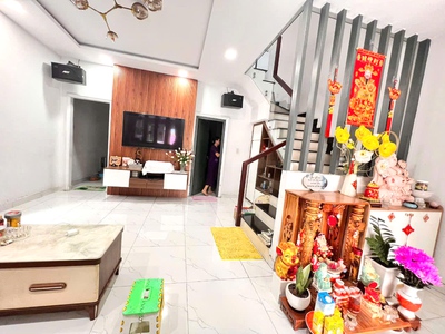 Hot  mặt tiền kinh doanh 2 tầng siêu đẹp, gần chợ thủ đức, dt 80m  - khu vực sầm uất chỉ 6.5 tỷ 0