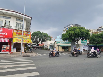 Cho thuê nhà mặt tiền hòa bình 72m , 3 lầu - ngay chợ-siêu thị 3