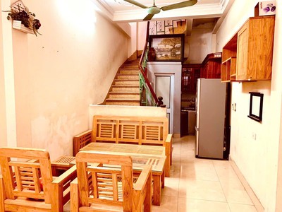 Cho thuê nhà phố đại la 5 tầng x 27m2, 3 ngủ, 9 triệu ở gđ, vp công ty 0