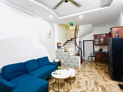 Cho thuê nhà ngõ 200 vĩnh hưng, 5 tầng x 42 m2, 3 ngủ khép kín, 12.5 triệu 1