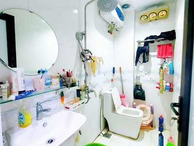 Nhà dân xây mặt ngõ thông ô tô bắc cầu 44m2,x 4 tầng,mặt tiền 4.4m, 5.6 tỷ long biên. 1