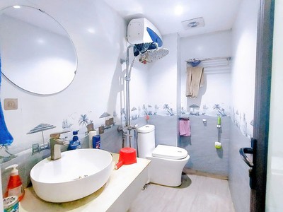 Nhà dân xây mặt ngõ thông ô tô bắc cầu 44m2,x 4 tầng,mặt tiền 4.4m, 5.6 tỷ long biên. 3