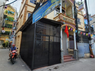 Bán nhà lô góc - ngõ ô tô tránh - phố thạch bàn, long biên 0