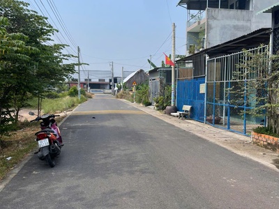 Chính chủ bán gấp lô đất đẹp ngay trung tâm thị trấn tân bình   bắc tân uyên, bình dương 0