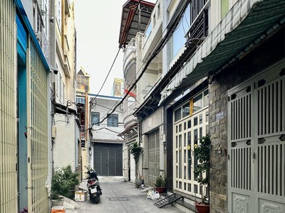 Chỉ 6.xtỷ, 4tầng, 46m2, hxh, tặng nội thất, lạc long quân p.8 tân bình 0