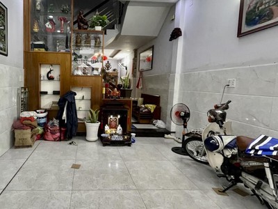 Chỉ 6.xtỷ, 4tầng, 46m2, hxh, tặng nội thất, lạc long quân p.8 tân bình 2