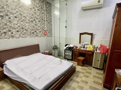 Chỉ 6.xtỷ, 4tầng, 46m2, hxh, tặng nội thất, lạc long quân p.8 tân bình 4