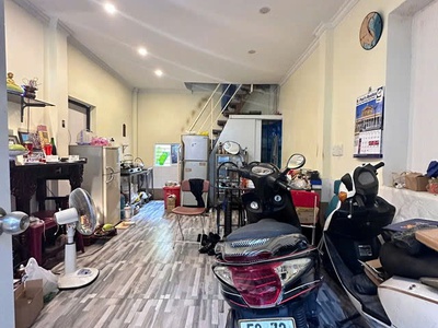 Giá mềm nhất quận tân bình :   p.9  tân trang 3.5 tỷ - nhà 3 tầng   hẻm xe hơi thông thoáng   p.9, 1