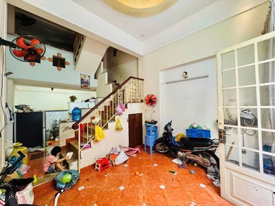 Giá mềm nhất quận phú nhuận :  p.4  lê tự tài : 7.6 tỷ -ngay ngã tư phú nhuận   hxh   4 tầng   sân 1