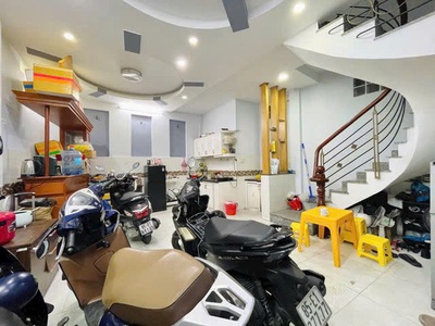 Giá mềm nhất quận phú nhuận - phan đăng lưu 7.85 tỷ -dtcn 39m dtxd 31m  6 x 7 -kết cấu: trệt 3 lầu 2