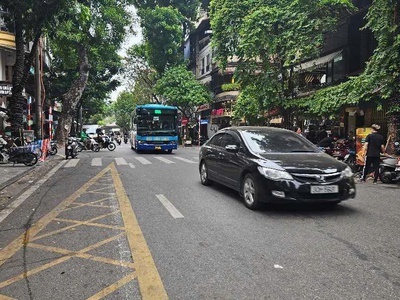 Siêu phẩm mặt phố hàng đậu. trung tâm hoàn kiếm - diện tích lớn hiếm có: 166m  x 2 tầng mặt tiền 2