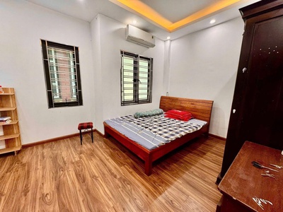Bán nhà ngõ 1194 đường láng nhà đẹp dt 38m2 5 tầng mt 4.5m giá 9.6 tỷ 0