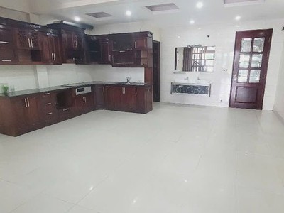 Cho thuê nhà 5 tầng mặt đường Phạm Văn Đồng, ph Thanh Bình, TP HD, 102m2, mt 6m, KD tốt 10