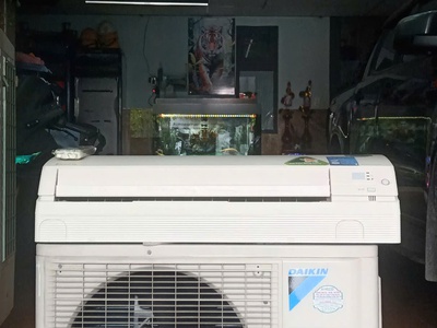 Thanh lý máy lạnh DAIKIN Model FTKS 35GVMV Inverter 3