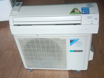 Thanh lý máy lạnh DAIKIN Model FTKS 35GVMV Inverter 4