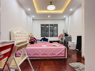 1 nhà ra phố bán nhà thanh nhàn 6 tầng thang máy long lanh hai bà trưng 4