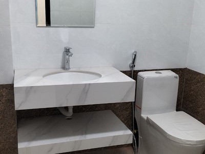 Văn phòng, kho Xuân Đỉnh 140m2 thang máy giá 13tr/th 0