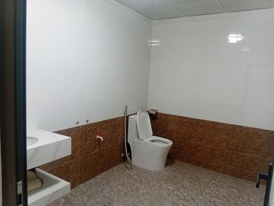 Văn phòng, kho Xuân Đỉnh 140m2 thang máy giá 13tr/th 7