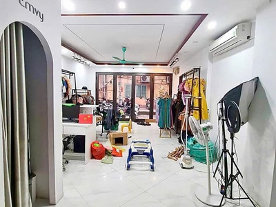 PHÂN LÔ TRẦN ĐẠI NGHĨA, 50M2, 5 Tầng,MT 4,4 M, Gía 15,2 Tỷ, Vỉ Hè ô tô, KD 1