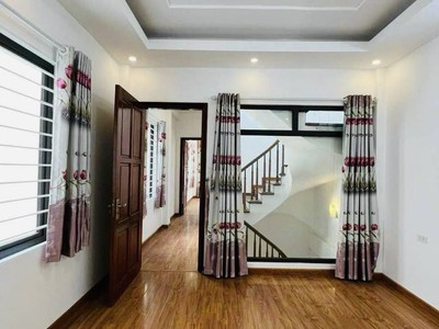 Gần HXH Thích Quảng Đức P5 Phú Nhuận 4 tầng kết cấu 30m2 chỉ còn hơn 4 tỷ 1