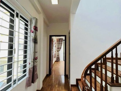 Gần HXH Thích Quảng Đức P5 Phú Nhuận 4 tầng kết cấu 30m2 chỉ còn hơn 4 tỷ 2