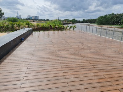 Sàn gỗ nhựa ngoài trời, sàn sân vườn, bể bơi 4