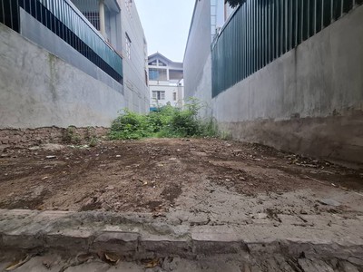 112tr.m đất ngọc thụy trong đê oto vào nhà, ngõ thông. lh 0936123469 0