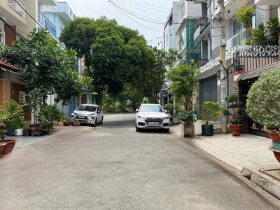 Siêu phẩm 5 lầu mới có t.máy ngang 5m 60m2 vài bước đi siêu thị emart phan huy ích 9.8 tỷ. 0