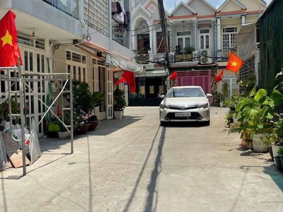 Bán nhà đang hoàn thiện TT Nhà Bè -  Diện tích: 4.6m x 11m - Giá: 5TỶ150 5