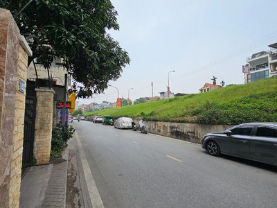 Mặt phố ngọc thụy - tòa nhà 7 tầng - thang máy - nội thất châu âu - hầm ô tô - lô góc 1