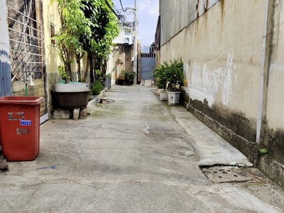 Bán nhà mới  4.2 tỷ, hxh, 2 tầng, sát mặt tiền, hoàn công đủ, ngay trường chinh,tân phú 4