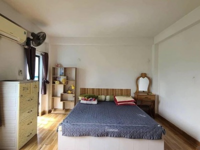 - biển mỹ khê, bán đất tặng nhà 5 tầng, đường lâm hoành, hiện đang có 18 phòng cho thuê thu nhập 2