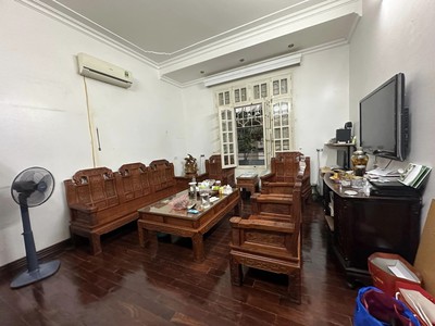 Bán nhà đội cấn   văn cao 50m, 5 tầng mặt tiền 6m 10 tỷ có tl 0