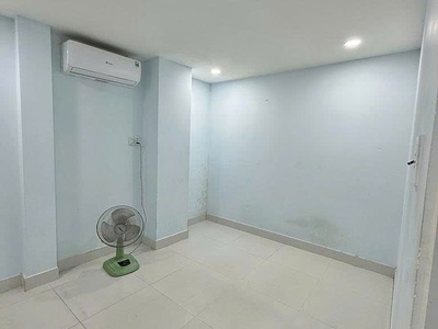 Bán nhà gò vấp hẻm 8m 5 tầng 4,5 18 dương quảng hàm f5 8,xtỷ 3