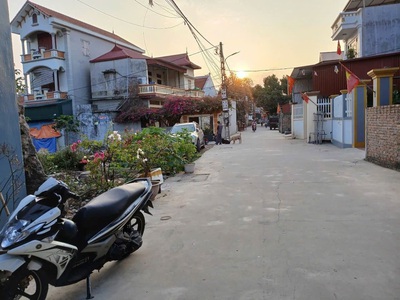 Bán đất gia bình, bắc ninh. 85m2   mt 5m   2,05 tỷ. đường ô tô, lô góc 1