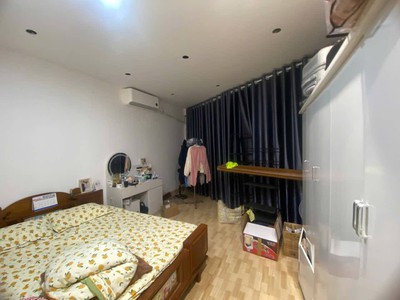 Bán nhà mặt phố võ chí công   49m , 5 tầng, mặt tiền 7.8m, sổ đỏ chính chủ 3