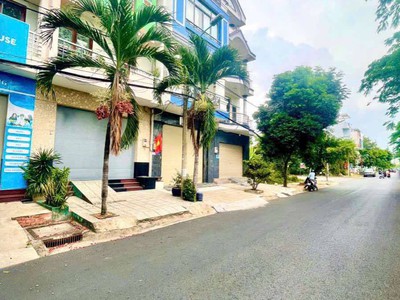 Bán nhà mặt tiền, Quận 7 - Diện tích: 5m x 18.5m - Giá bán: 13 tỷ 800 triệu 1