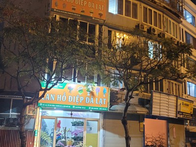 Bán nhà mặt phố võ chí công   49m , 5 tầng, mặt tiền 7.8m, sổ đỏ chính chủ 0