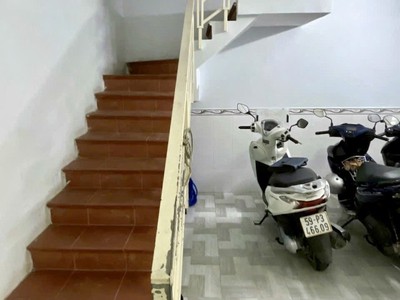 Bán nhà 77m  mặt tiền lý thánh tông 6m, 6pn, 6.5 tỷ, quận tân phú 2