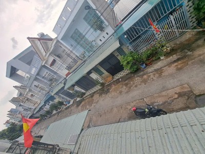 Bán nhà trệt lầu dĩ an,đường 2 xe hơi,gần svđ dĩ an,giá đầu tư 3
