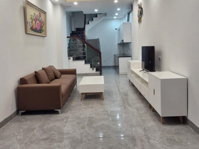 Vị trí trung tâm, ngõ rộng, thoáng, khu dân trí cao, an ninh tốt.  full nội thất: 0