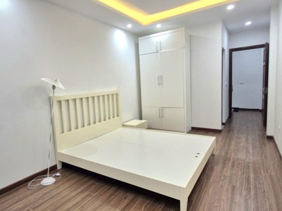 Vị trí trung tâm, ngõ rộng, thoáng, khu dân trí cao, an ninh tốt.  full nội thất: 3